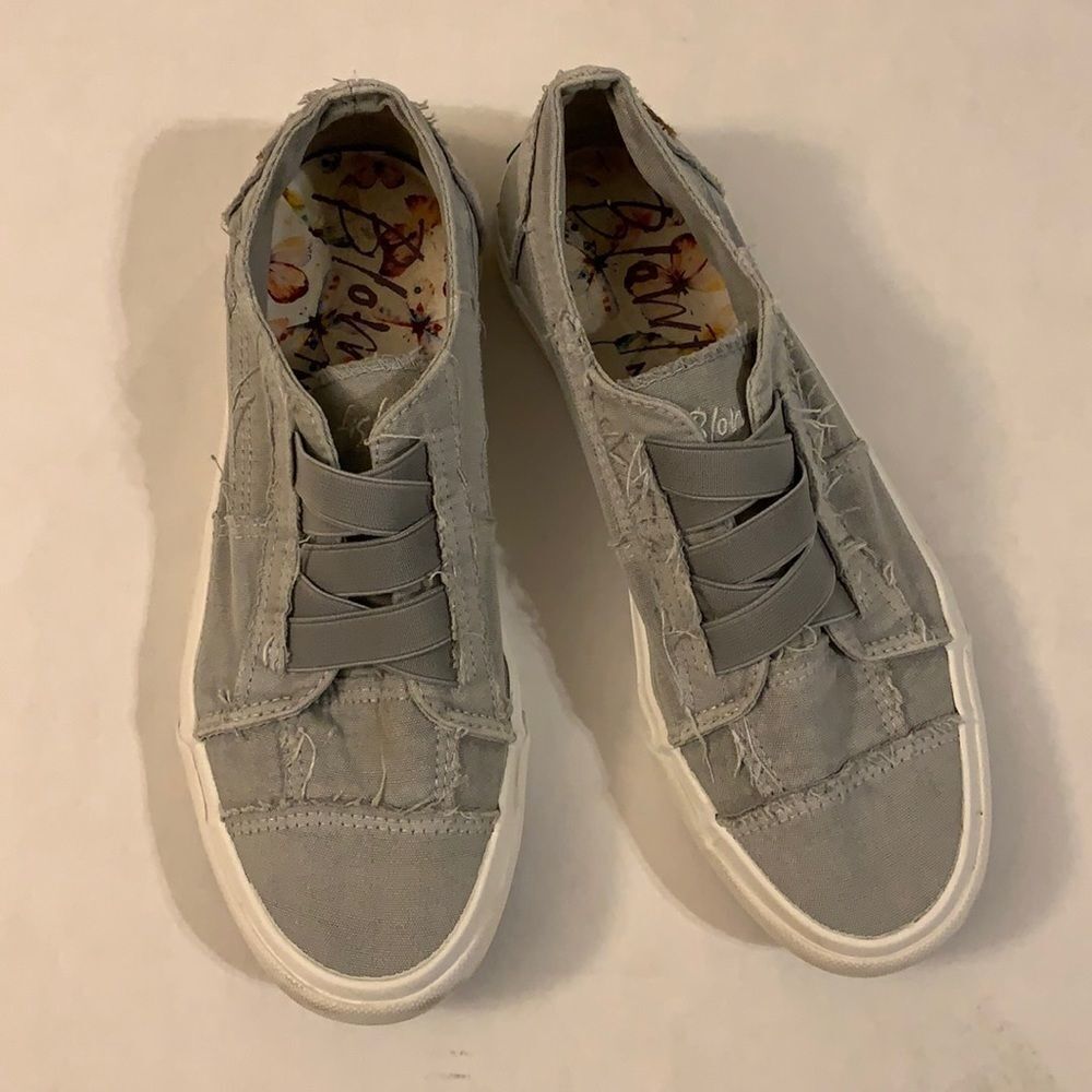 Blowfish Malibu size 10? canvas gray sneaker